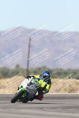 media/Oct-30-2025-Racers Edge (Thu) [[dabbdaf680]]/3-B Group/Session 4 Turn 16/